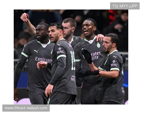 足球比赛中的偶然发现 球星崛起背后的故事与机遇